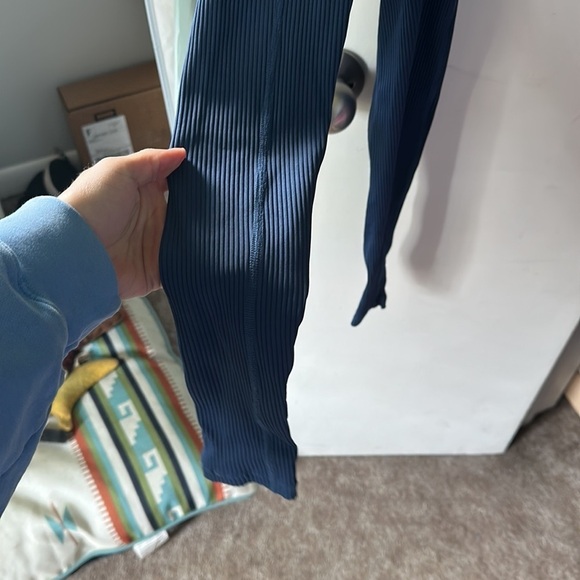 Like New - Year of Ours ribbed navy leggings - Picture 3 of 7
